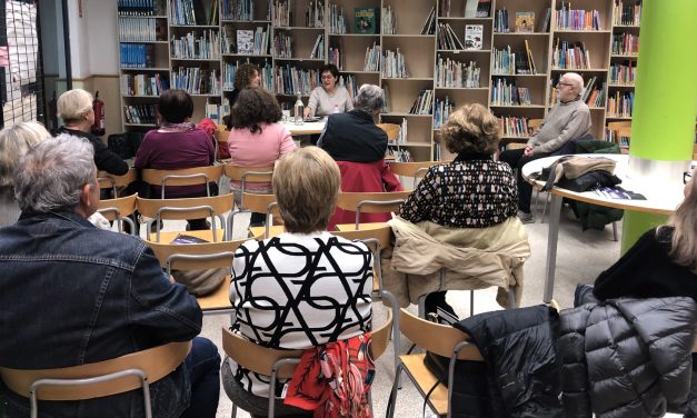 Carme F. Villabol presenta “El triangle d’estiu” a la biblioteca d’Argentona