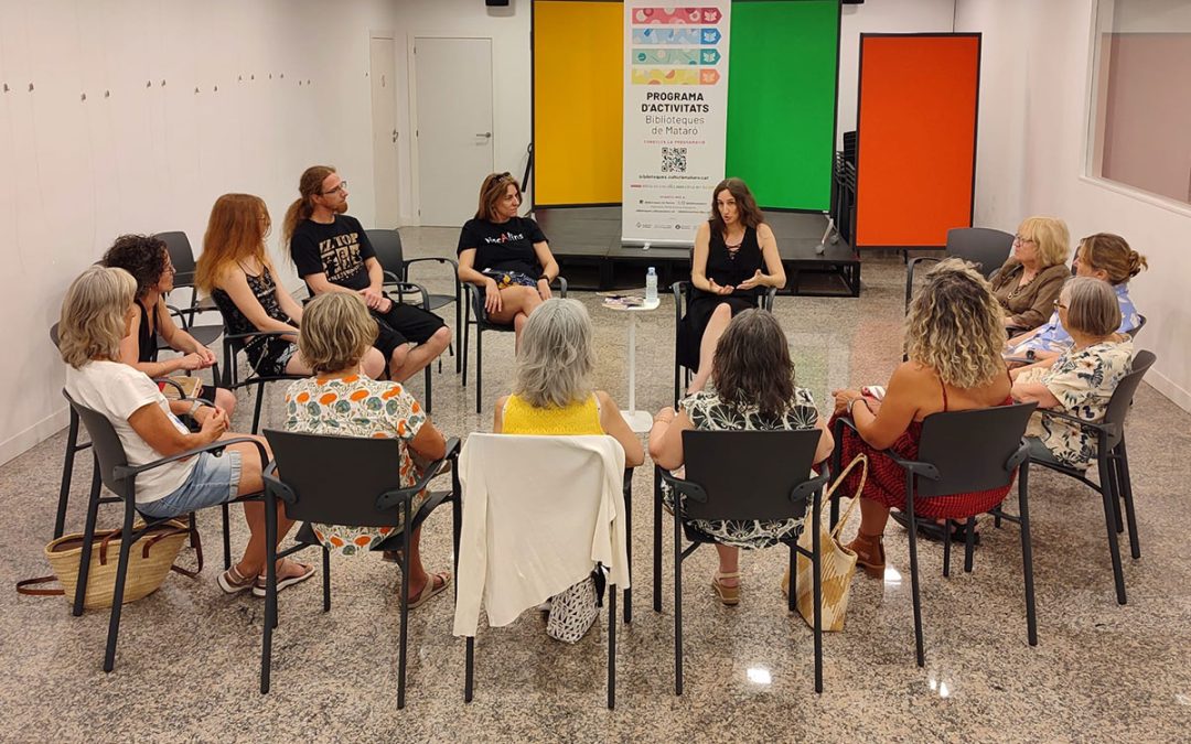 Pat Ubach comenta “Elisenda” al club de lectura de la Biblioteca Popular